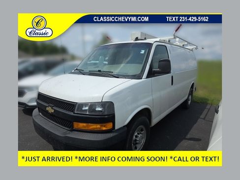 Used 2020 Chevrolet Express 2500 w/ Driver Convenience Package RWD image 1