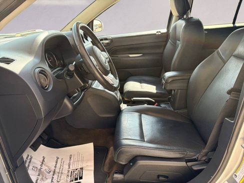 Used 2017 Jeep Compass High Altitude FWD image 9