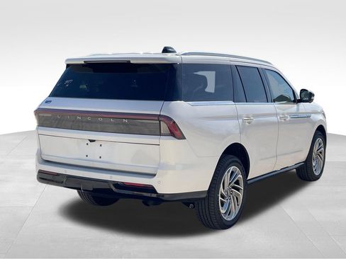 New 2026 Lincoln Navigator Reserve AWD/4WD image 5