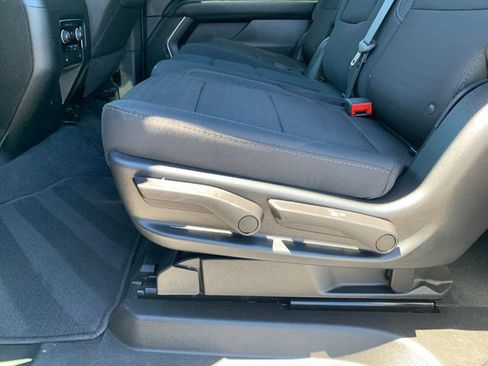 Used 2023 Chevrolet Suburban LS AWD/4WD image 19