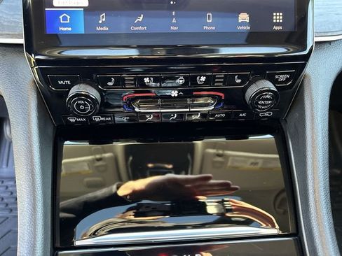 Used 2024 Jeep Grand Cherokee L Limited w/ Luxury Tech Group II AWD/4WD image 21