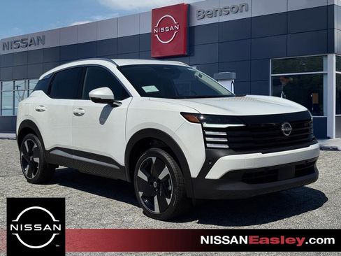 New 2025 Nissan Kicks SR image 1