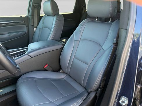 Used 2022 Buick Enclave Essence w/ LPO, Touring Package AWD/4WD image 15