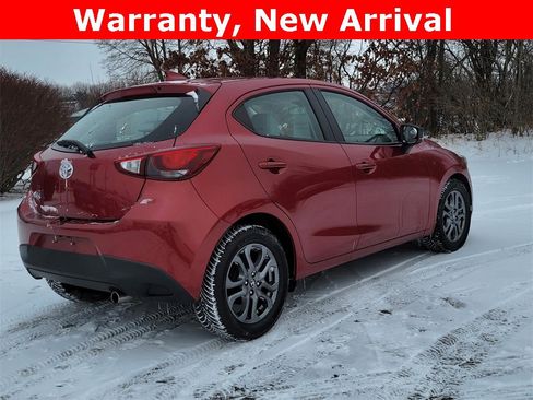 Used 2020 Toyota Yaris LE image 2