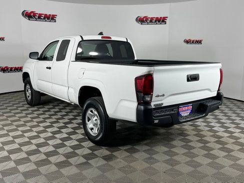 Used 2022 Toyota Tacoma SR AWD/4WD image 6