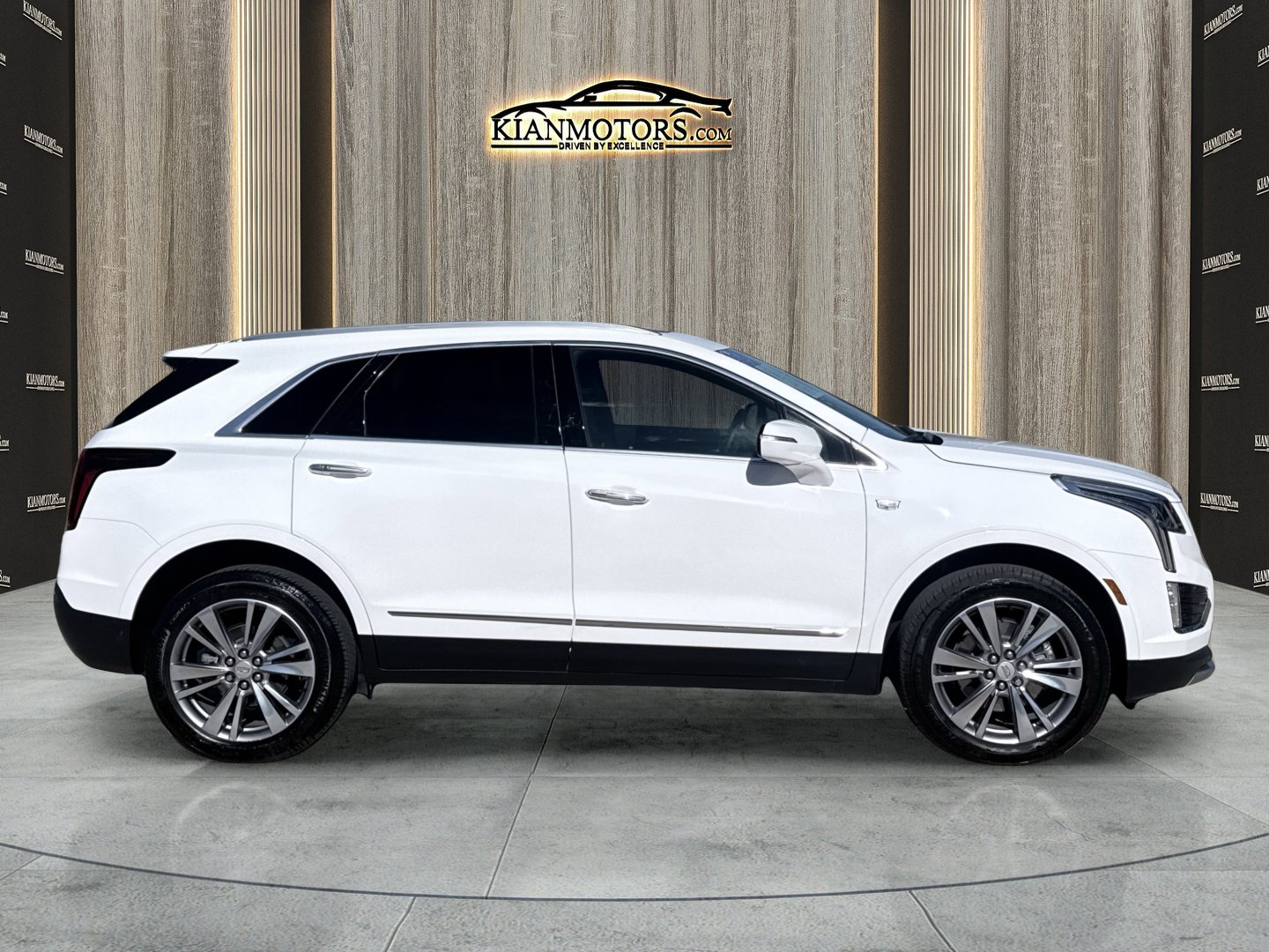 Used 2025 Cadillac XT5 Premium Luxury FWD image 5