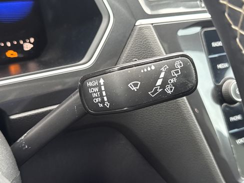 Used 2023 Volkswagen Tiguan SE R-Line FWD image 17