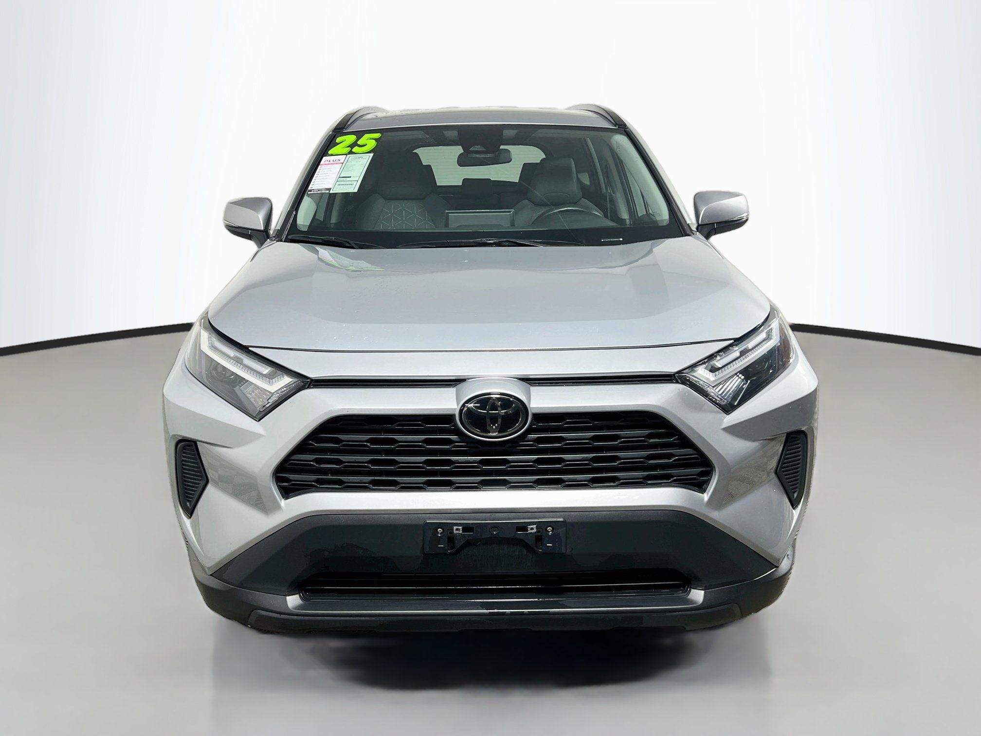 Used 2025 Toyota RAV4 XLE FWD image 11