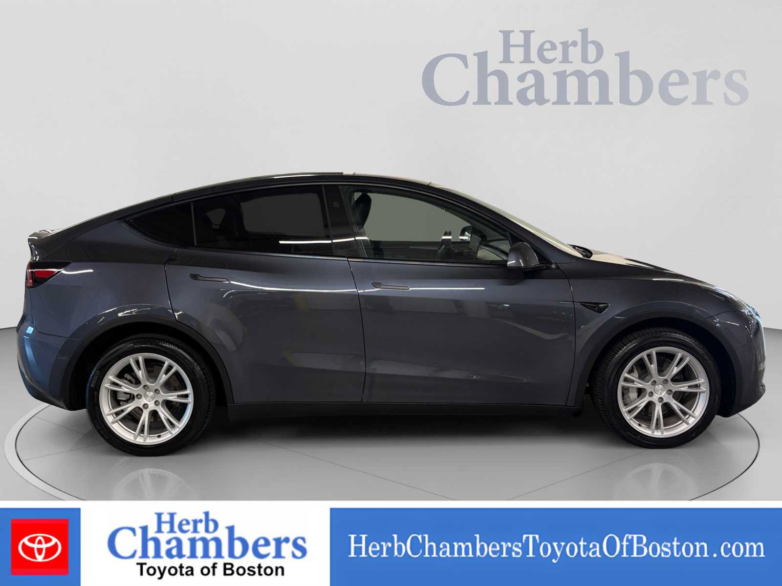 Used 2024 Tesla Model Y Long Range AWD/4WD image 8