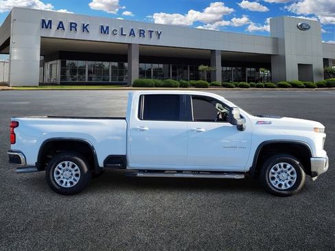 Used 2024 Chevrolet Silverado 2500 LT image 3