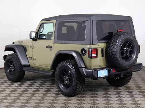 Used 2025 Jeep Wrangler Sport AWD/4WD image 7