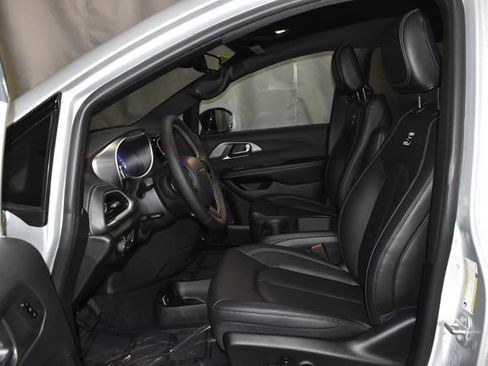 New 2026 Chrysler Pacifica Select w/ S Appearance Package AWD/4WD image 10