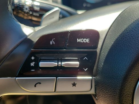 Used 2022 Hyundai Santa Cruz Limited image 17