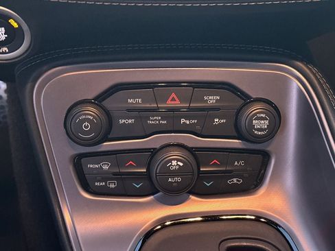 Used 2023 Dodge Challenger R/T w/ Plus Package image 26