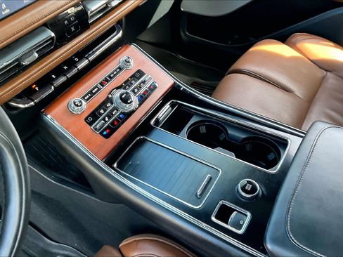 Used 2020 Lincoln Aviator Grand Touring w/ Equipment Group 301A image 18