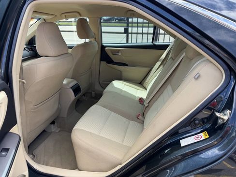 Used 2015 Toyota Camry LE image 24