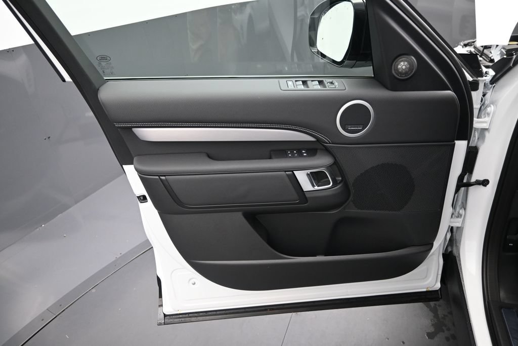 New 2026 Land Rover Discovery Limited Edition AWD/4WD image 22