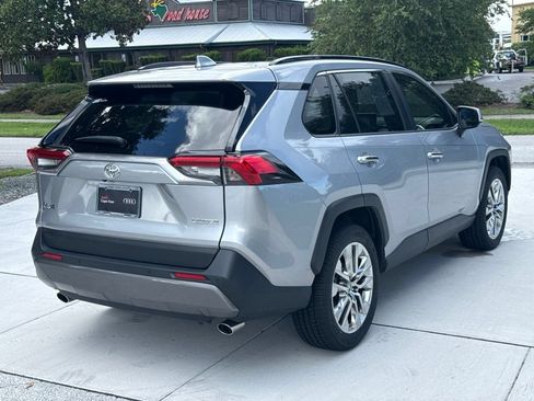 Used 2021 Toyota RAV4 Limited FWD image 7