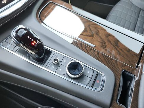 Used 2024 Cadillac Escalade Sport Platinum w/ LPO, ONYX Package AWD/4WD image 18