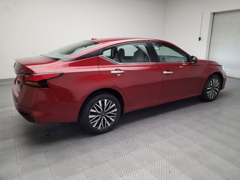 Used 2023 Nissan Altima 2.5 SV image 10