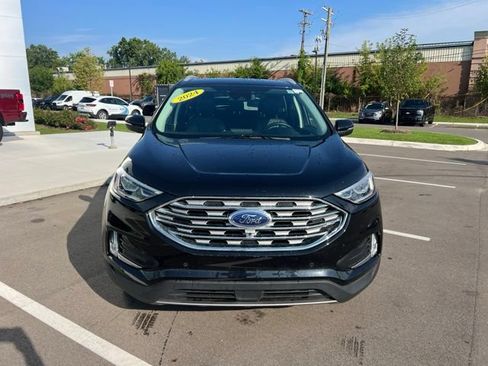 Used 2024 Ford Edge Titanium w/ Equipment Group 301A AWD/4WD image 2