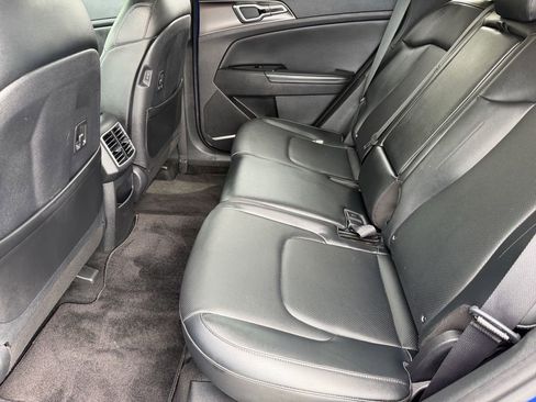 Used 2023 Kia Sportage EX FWD image 13