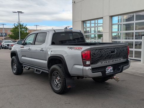 Used 2019 Toyota Tacoma TRD Off-Road AWD/4WD image 8