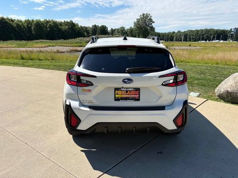 Used 2024 Subaru Crosstrek 2.0i Premium w/ Crosstrek Mirror Package AWD/4WD image 8