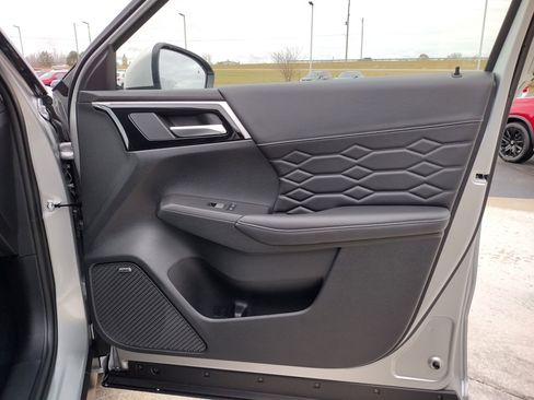 New 2025 Mitsubishi Outlander SEL image 35