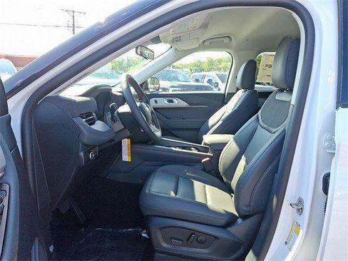New 2025 Ford Explorer Active w/ Active Comfort Package image 6