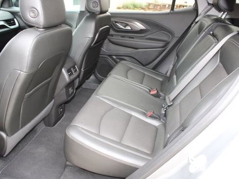 Used 2023 GMC Terrain SLT w/ Tech Package image 5