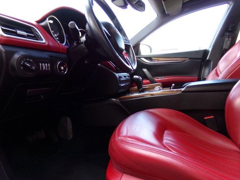 Used 2018 Maserati Ghibli S image 20