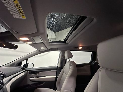 Used 2021 Honda Odyssey EX-L image 24