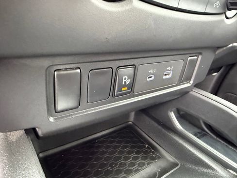 Used 2024 Nissan Frontier S w/ Technology Package image 23