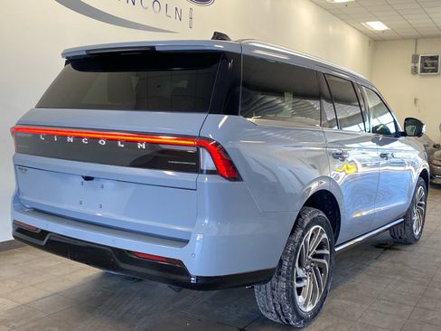 New 2026 Lincoln Navigator Reserve image 10