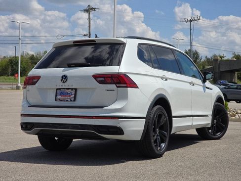 Used 2024 Volkswagen Tiguan SE R-Line AWD/4WD image 8