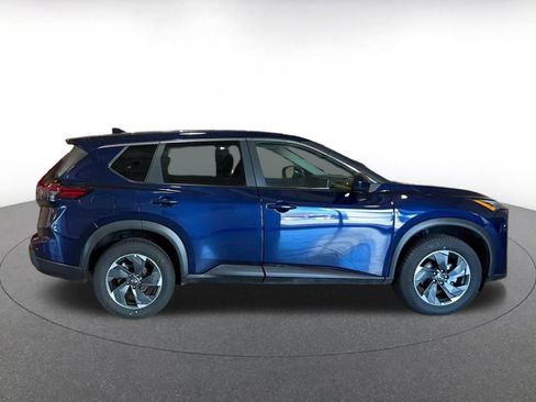 Used 2025 Nissan Rogue SV image 16