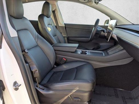 Used 2021 Tesla Model Y Long Range image 23