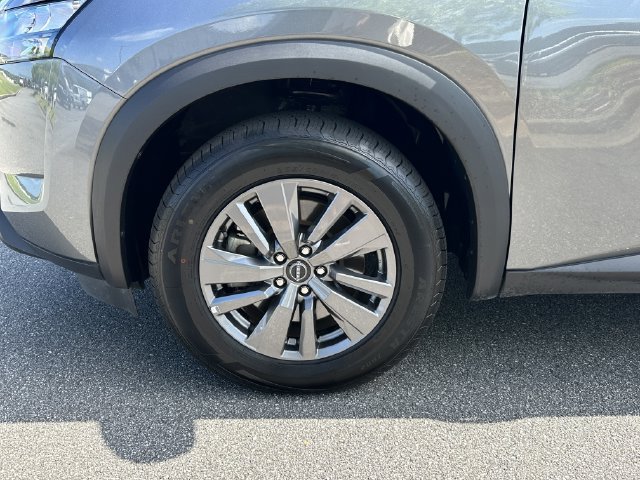 Certified 2025 Nissan Pathfinder SV FWD image 13
