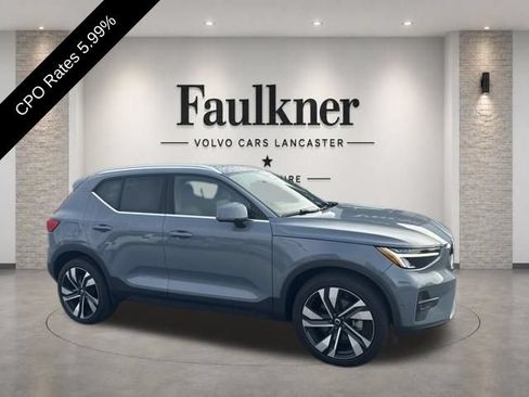 Used 2023 Volvo XC40 B5 Ultimate w/ Protection Package Premier AWD/4WD image 1
