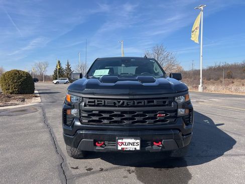 Used 2024 Chevrolet Silverado 1500 Custom Trail Boss image 2