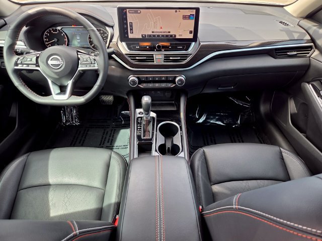 Used 2024 Nissan Altima 2.5 SR w/ SR Premium Package FWD image 15