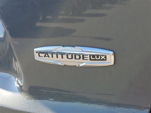 Used 2022 Jeep Cherokee Latitude Lux w/ Sun & Sound Group image 6