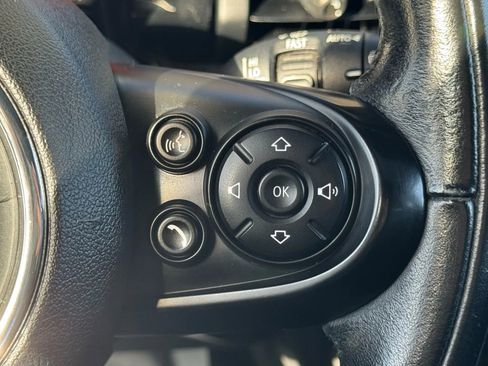 Used 2015 MINI Cooper 4-Door Hardtop image 28