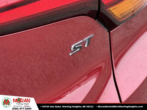 Certified 2023 Buick Encore GX Select w/ Sport Touring Package FWD image 10