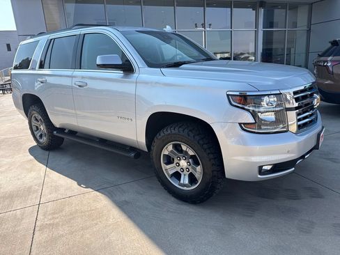 Used 2019 Chevrolet Tahoe LT w/ Luxury Package AWD/4WD image 7