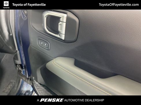 Used 2025 Jeep Gladiator Mojave image 22