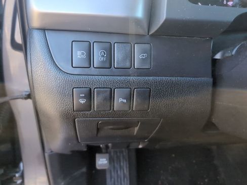 Used 2019 Toyota Highlander Limited image 23