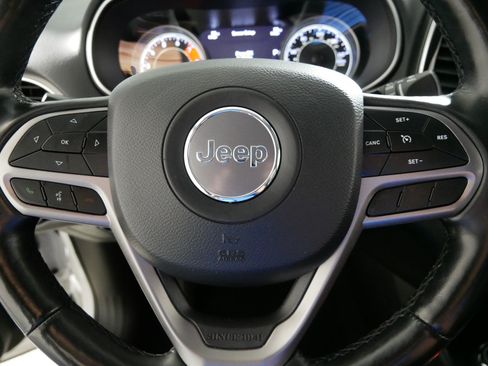 Used 2020 Jeep Cherokee Limited AWD/4WD image 25