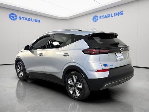 Used 2023 Chevrolet Bolt EUV LT w/ Convenience Package FWD image 5